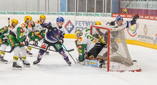 Adler retten Punkt in Schlussminute